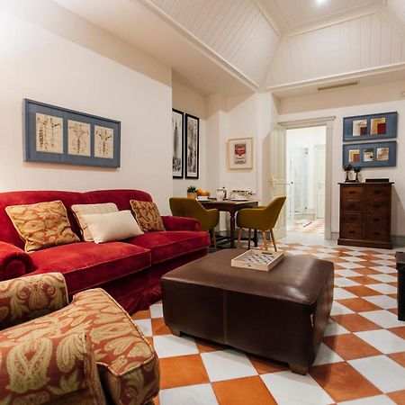 Casa Patio Del Siglo XIX Aparthotel Seville Room photo